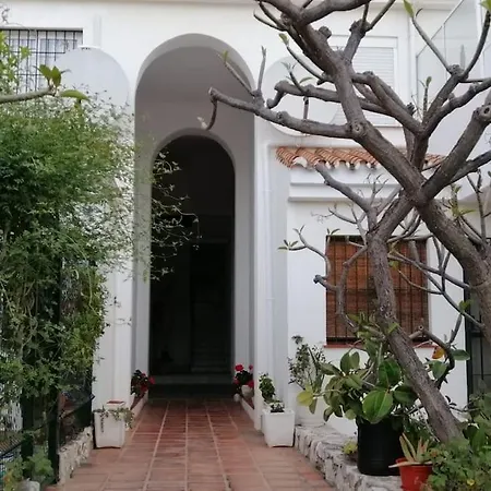 Apartamento Beautiful In La Carihuela,