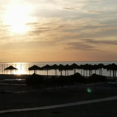 Beautiful In La Carihuela, Апартаменти Торремолінос
