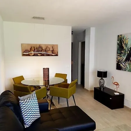 Beautiful In La Carihuela, Апартаменти Торремолінос